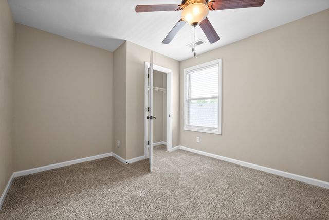 358 Wingfield Dr, Clarksville, TN 37043