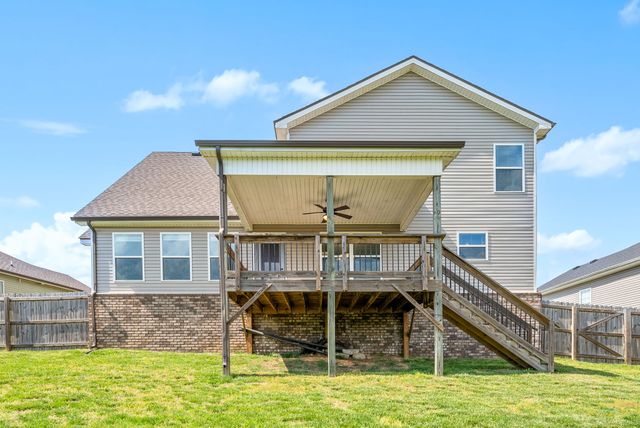 358 Wingfield Dr, Clarksville, TN 37043