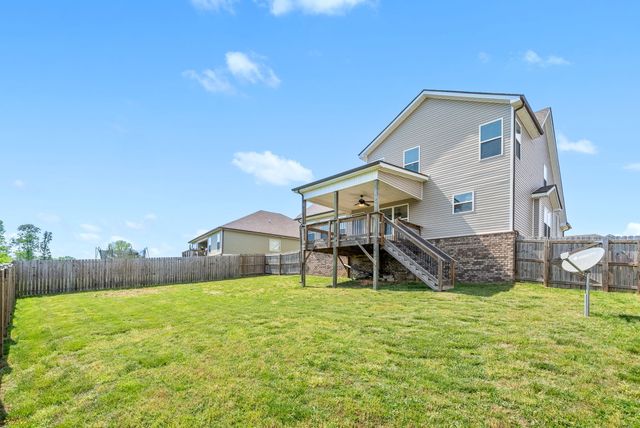358 Wingfield Dr, Clarksville, TN 37043