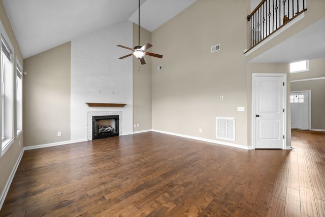 358 Wingfield Dr, Clarksville, TN 37043