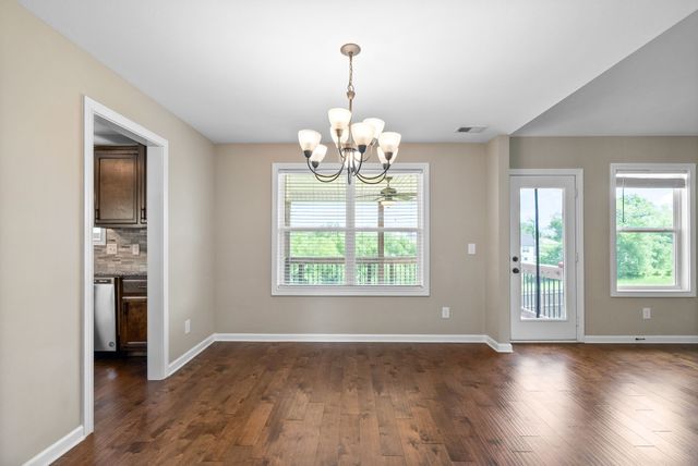 358 Wingfield Dr, Clarksville, TN 37043