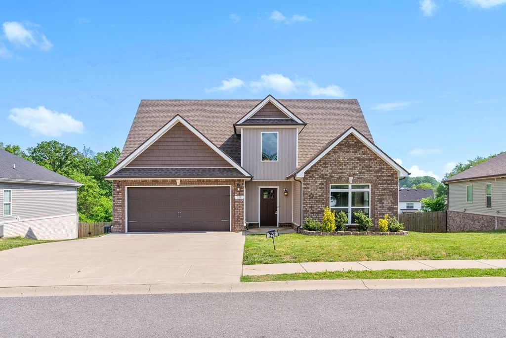 358 Wingfield Dr, Clarksville, TN 37043