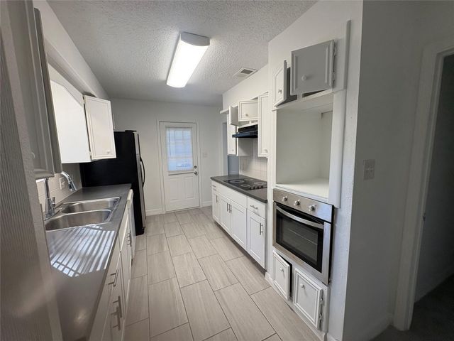 17058 Gleneagle Drive S, Conroe, TX 77385