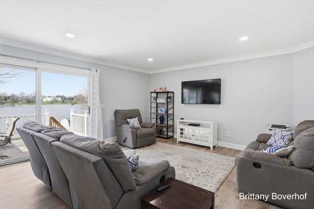 6795 N Noffke Drive, Caledonia, MI 49316