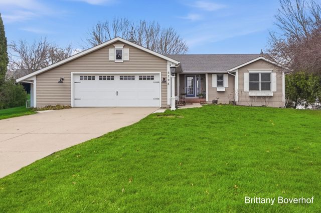 6795 N Noffke Drive, Caledonia, MI 49316