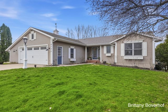 6795 N Noffke Drive, Caledonia, MI 49316