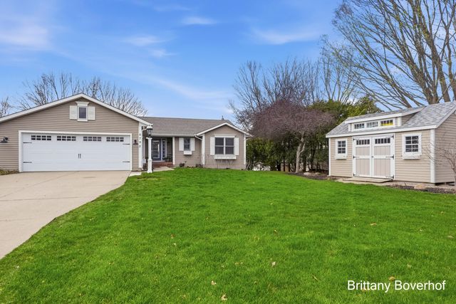 6795 N Noffke Drive, Caledonia, MI 49316