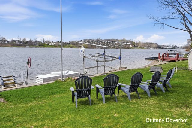 6795 N Noffke Drive, Caledonia, MI 49316