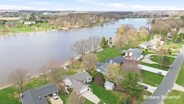 6795 N Noffke Drive, Caledonia, MI 49316