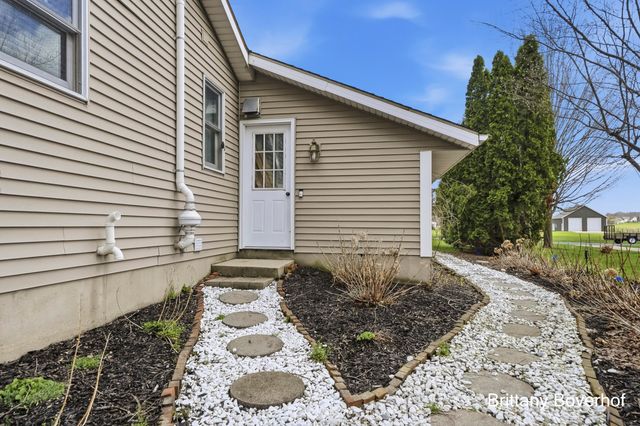 6795 N Noffke Drive, Caledonia, MI 49316