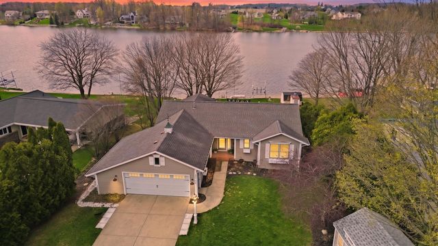 6795 N Noffke Drive, Caledonia, MI 49316