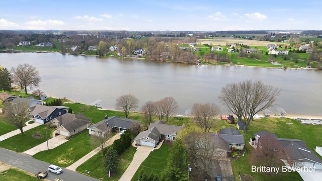 6795 N Noffke Drive, Caledonia, MI 49316