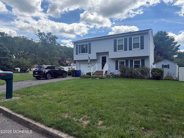 15 Barre Drive, Howell, NJ 07731