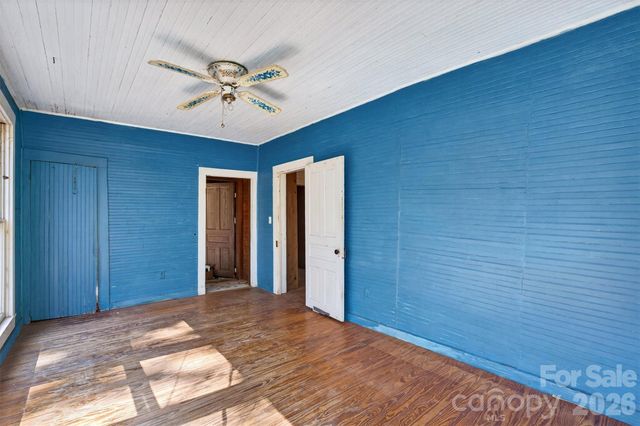 105 Poplar Street, Saluda, NC 28733