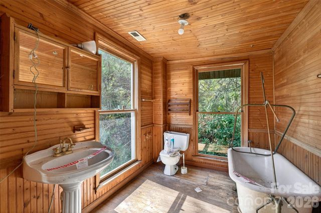 105 Poplar Street, Saluda, NC 28733