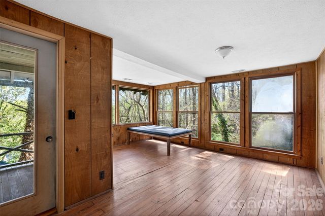 105 Poplar Street, Saluda, NC 28733