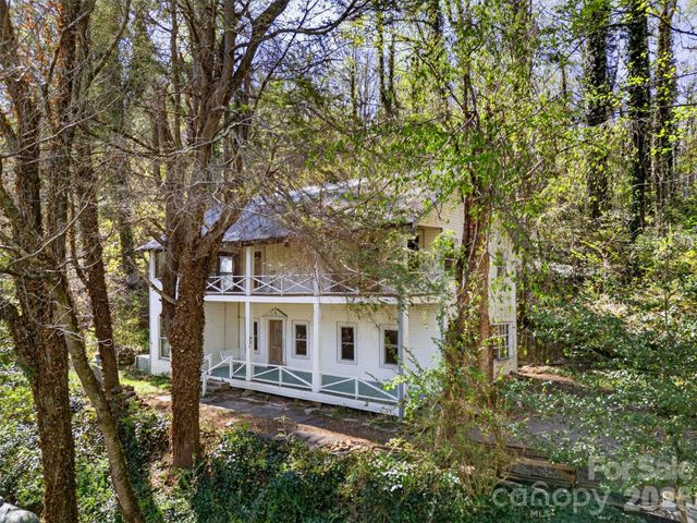 105 Poplar Street, Saluda, NC 28733