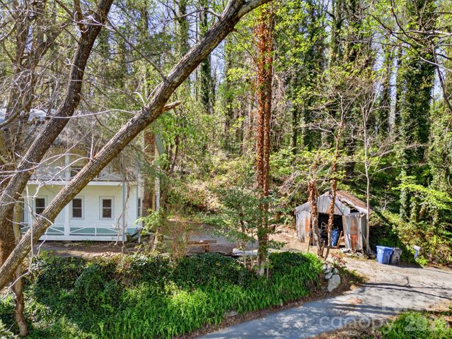 105 Poplar Street, Saluda, NC 28733