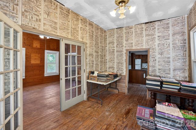 105 Poplar Street, Saluda, NC 28733