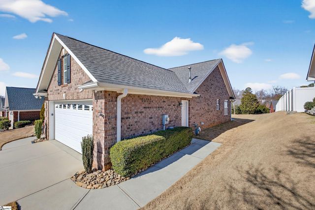 11 Cedarcrest Court, Simpsonville, SC 29680