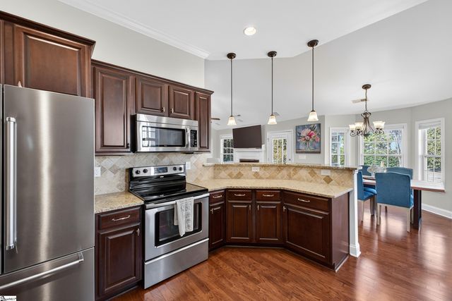 11 Cedarcrest Court, Simpsonville, SC 29680