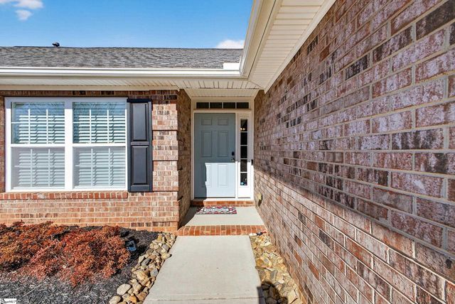 11 Cedarcrest Court, Simpsonville, SC 29680