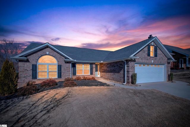 11 Cedarcrest Court, Simpsonville, SC 29680