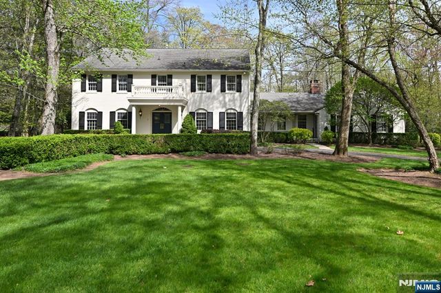 43 Twin Brooks Road, Saddle River, NJ 07458