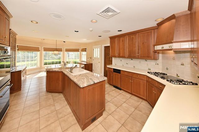 43 Twin Brooks Road, Saddle River, NJ 07458