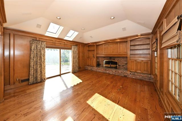 43 Twin Brooks Road, Saddle River, NJ 07458