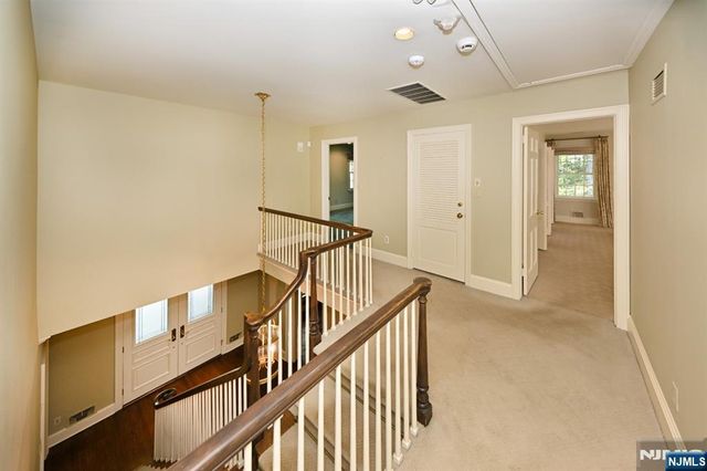 43 Twin Brooks Road, Saddle River, NJ 07458