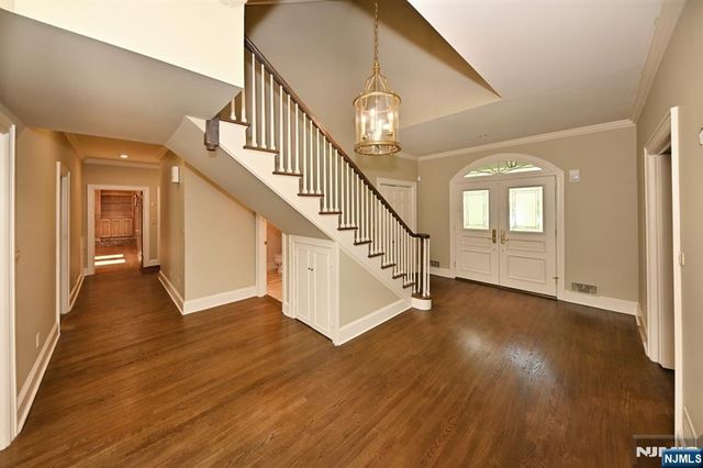 43 Twin Brooks Road, Saddle River, NJ 07458