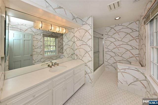 43 Twin Brooks Road, Saddle River, NJ 07458