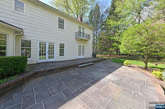 43 Twin Brooks Road, Saddle River, NJ 07458