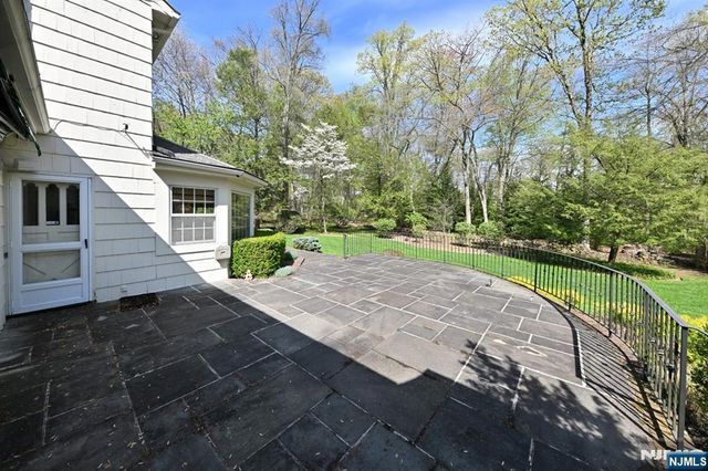 43 Twin Brooks Road, Saddle River, NJ 07458