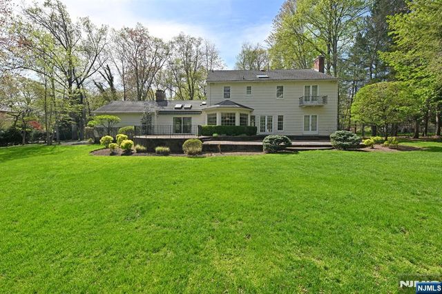 43 Twin Brooks Road, Saddle River, NJ 07458