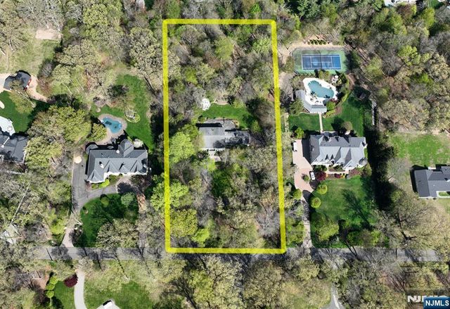 43 Twin Brooks Road, Saddle River, NJ 07458