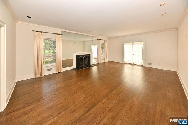 43 Twin Brooks Road, Saddle River, NJ 07458