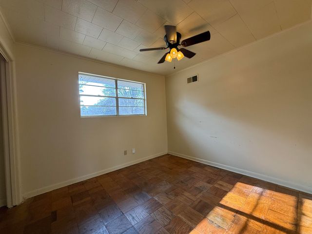 1500 W College, Jonesboro, AR 72401