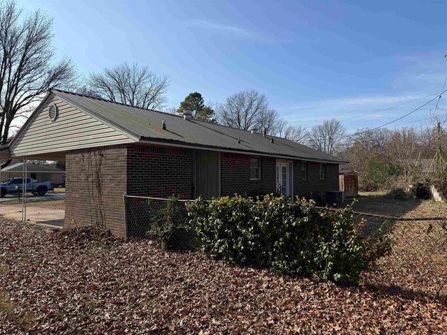 1500 W College, Jonesboro, AR 72401