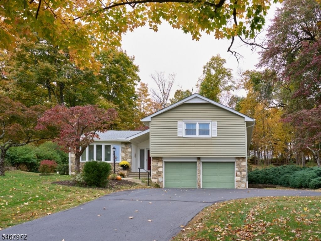 26 Fawn Dr, Raritan Twp., NJ 08822 — exterior