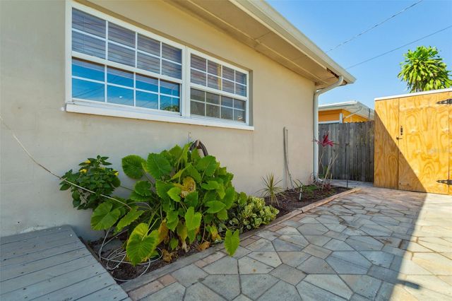 2132 GREENBRIAR BOULEVARD, Clearwater, FL 33763