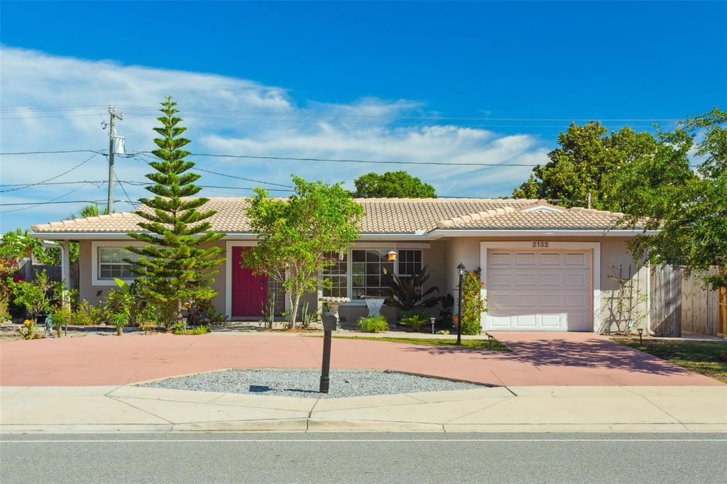 2132 GREENBRIAR BOULEVARD, Clearwater, FL 33763