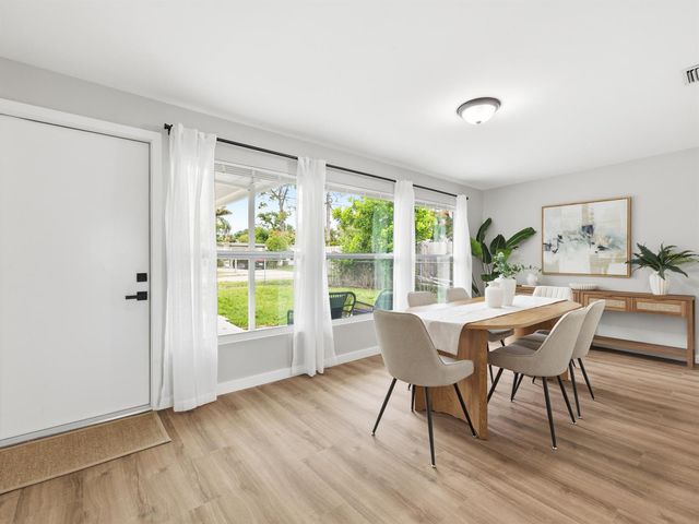 1017 Riverwood Lane, Jupiter, FL 33458