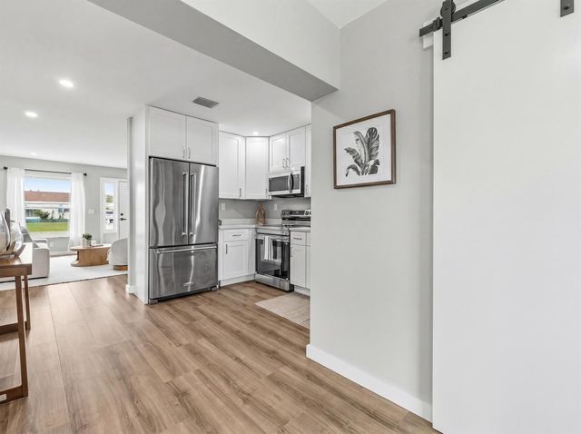 1017 Riverwood Lane, Jupiter, FL 33458