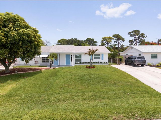 1017 Riverwood Lane, Jupiter, FL 33458