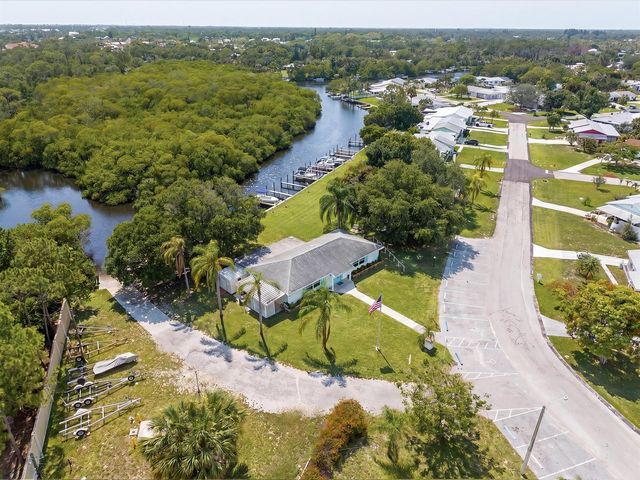 1017 Riverwood Lane, Jupiter, FL 33458
