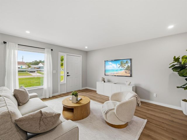 1017 Riverwood Lane, Jupiter, FL 33458