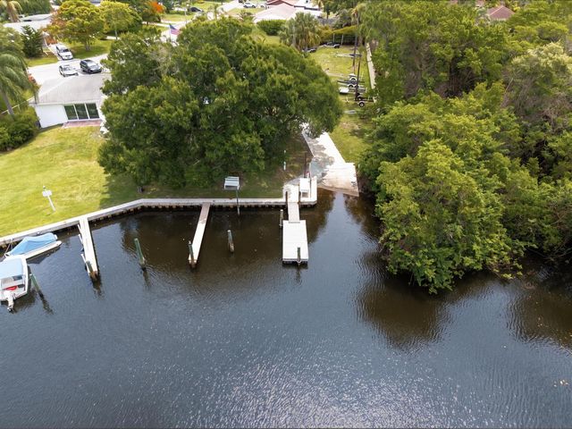 1017 Riverwood Lane, Jupiter, FL 33458