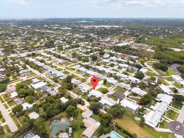 1017 Riverwood Lane, Jupiter, FL 33458